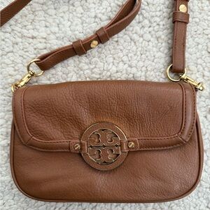 Tory Burch Amanda Crossbody - Brown Pebbled Leather with Gold Hardware